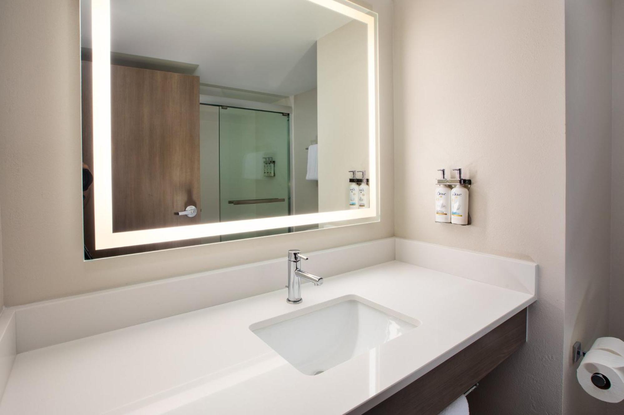 Holiday Inn Express & Suites I-26 & Us 29 At Westgate Mall By Ihg Spartanburg Esterno foto